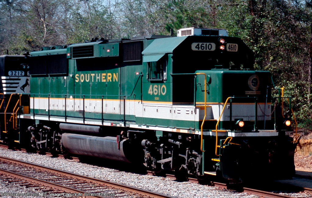 Norfolk Southern GP59 #4610 leading G99's Albany, Georgia bound train